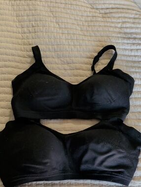 Lot Of 2 Warner's Black Wireless Seamless Bras - Size L